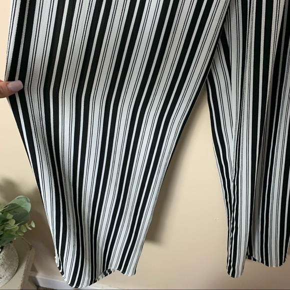 [Green Envelope] Black & White Striped High Waist Wide Leg Pants - Picture 4 of 7